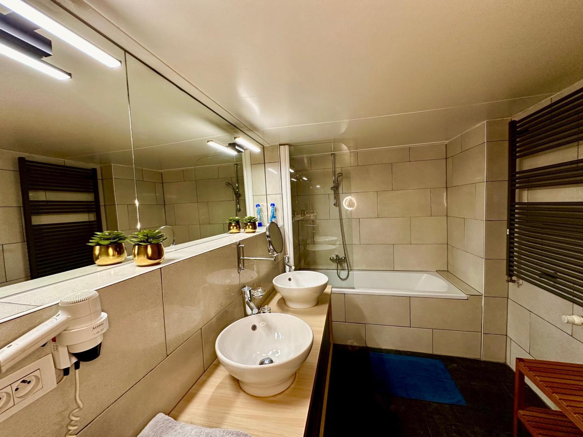 Luxury Suites Castel By Rikas Hotels Antwerpen Eksteriør billede