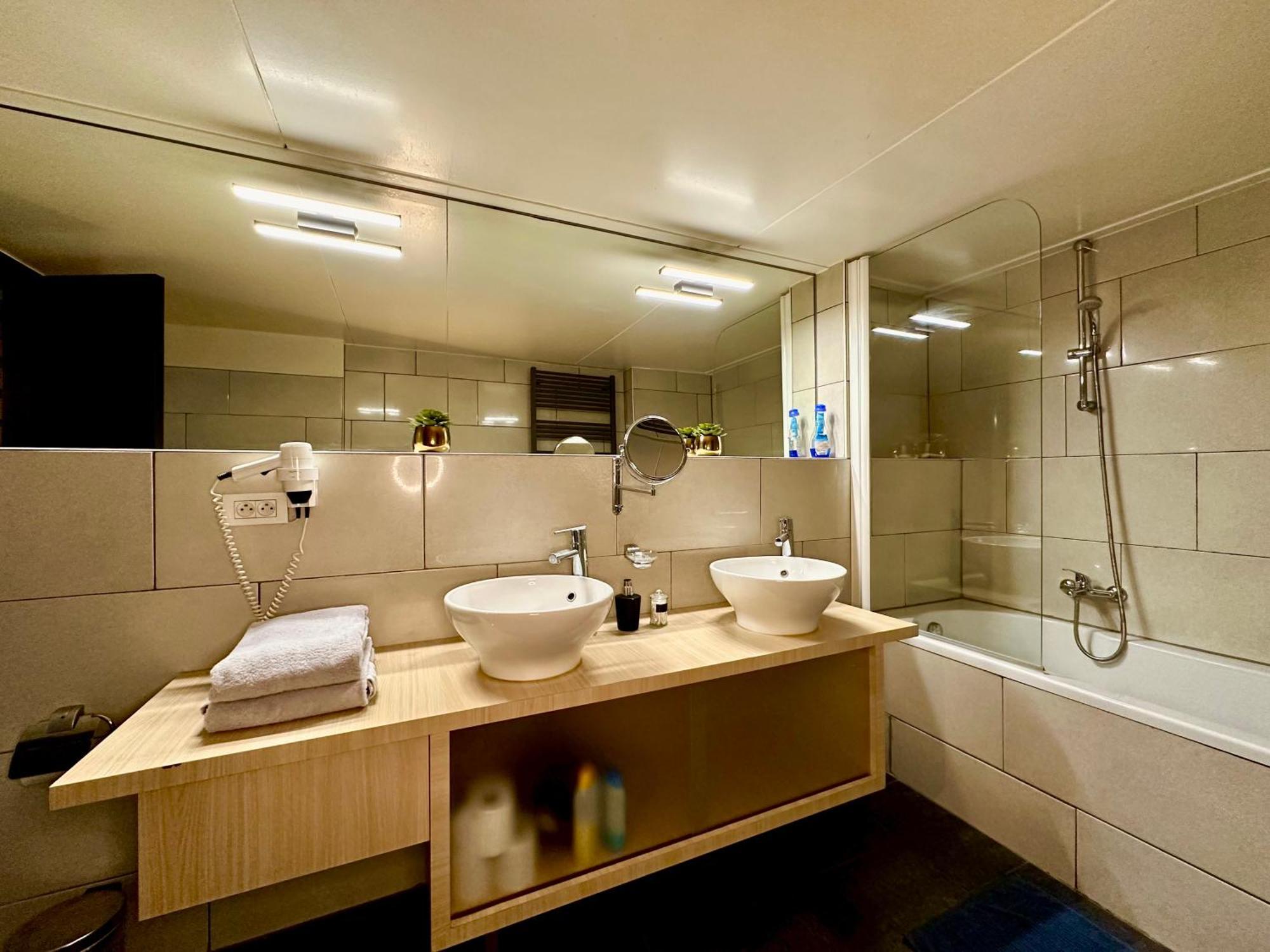 Luxury Suites Castel By Rikas Hotels Antwerpen Eksteriør billede